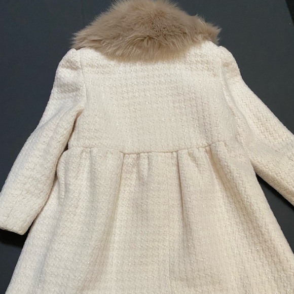 Young Dimensions Other - Little Girls Adorable Cream Coat